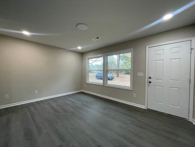 Building Photo - N Main St Holly Springs