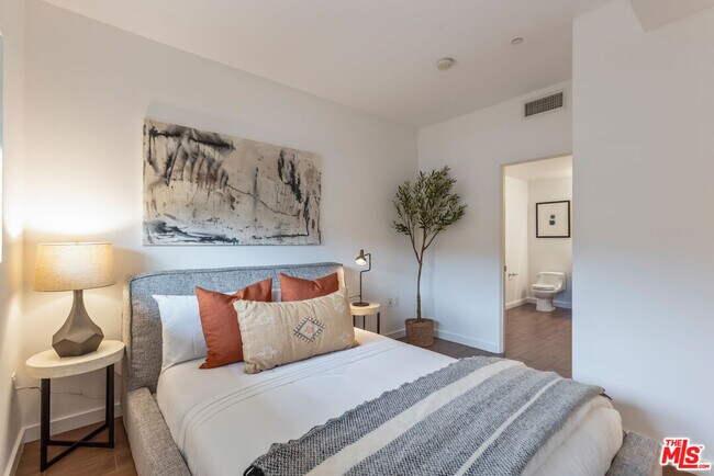 Building Photo - 13045 Pacific Promenade