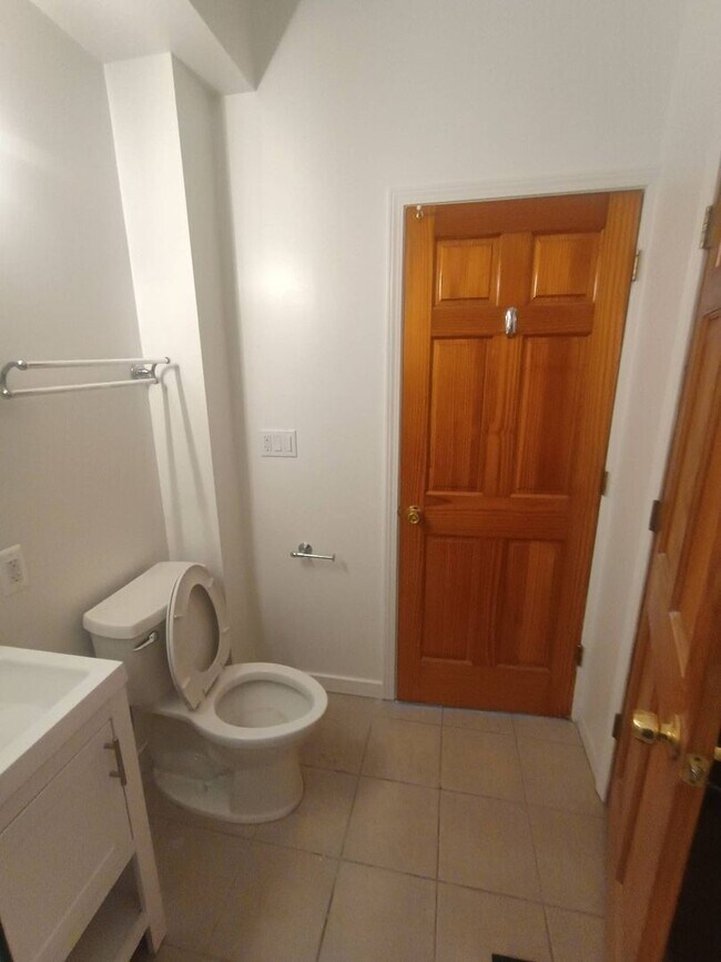 Building Photo - 2035-2037 N Buffum St