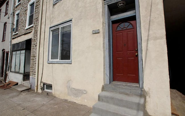 Building Photo - 4713 Umbria St