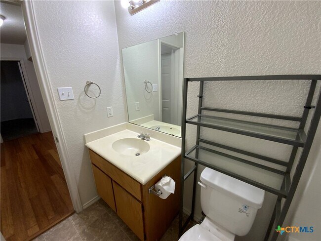 Building Photo - 4716 Stonehaven Dr