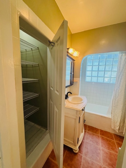 Building Photo - 2620 Graham Ave