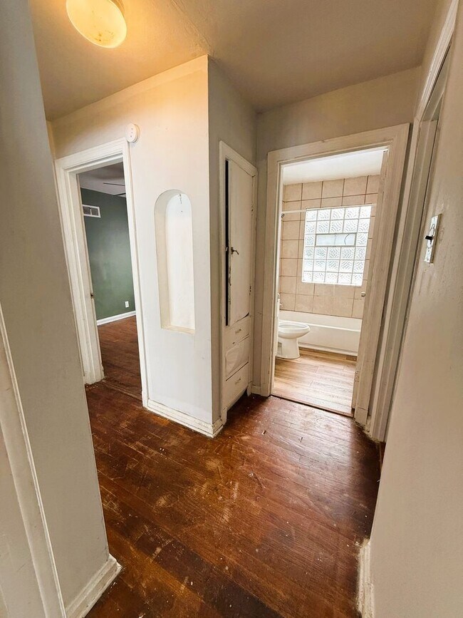 Building Photo - Spacious 3 Bedroom Rental!