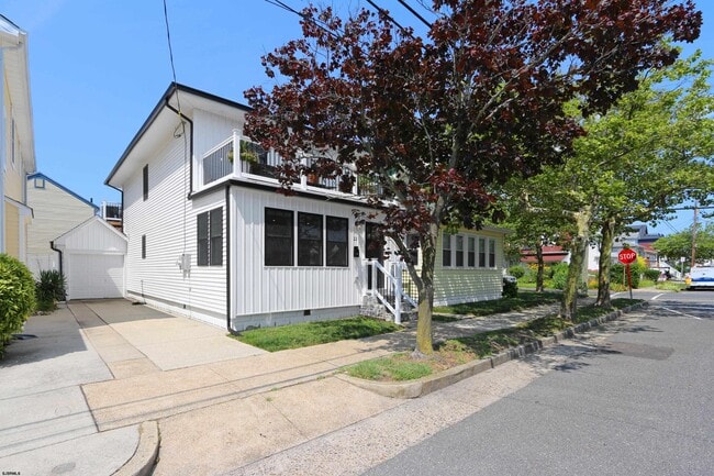 Building Photo - 22 N Wissahickon Ave