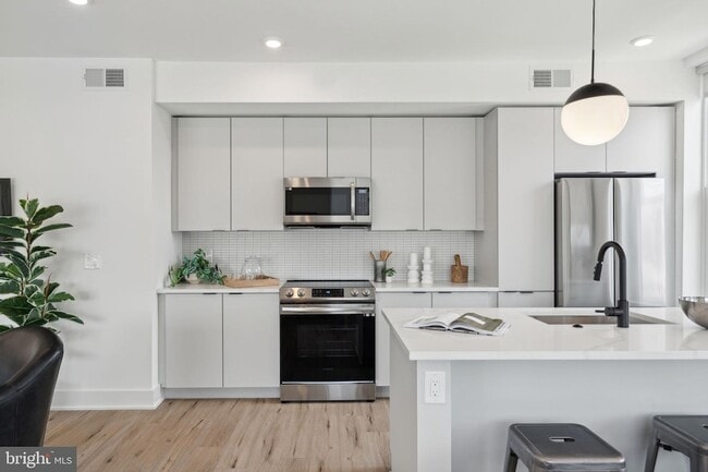 Building Photo - 139 W Chelten Ave