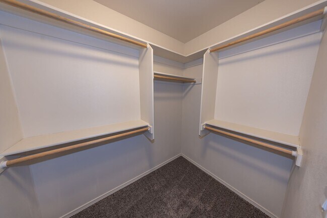 Building Photo - Three bedroom townhouse in Orchards.  - Built in 2016 - AC