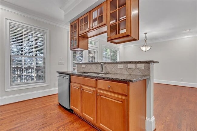 Building Photo - 2762 Durham Dr NE