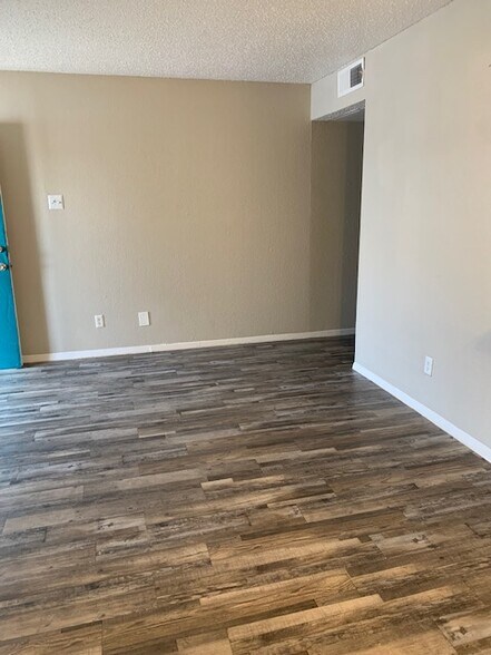Building Photo - 1437 Cavender Dr