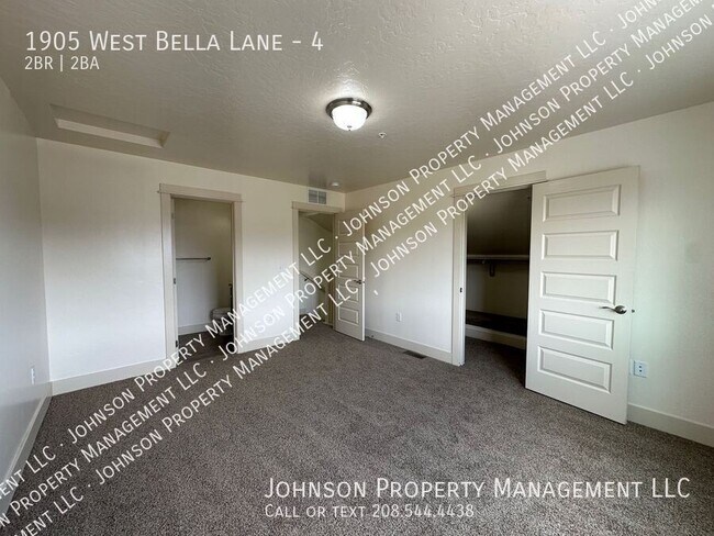 Building Photo - 1905 W Bella Ln