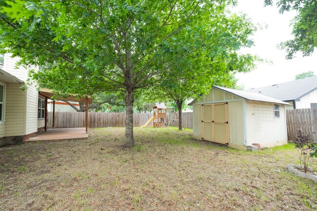 Building Photo - 1011 Bodgers Dr