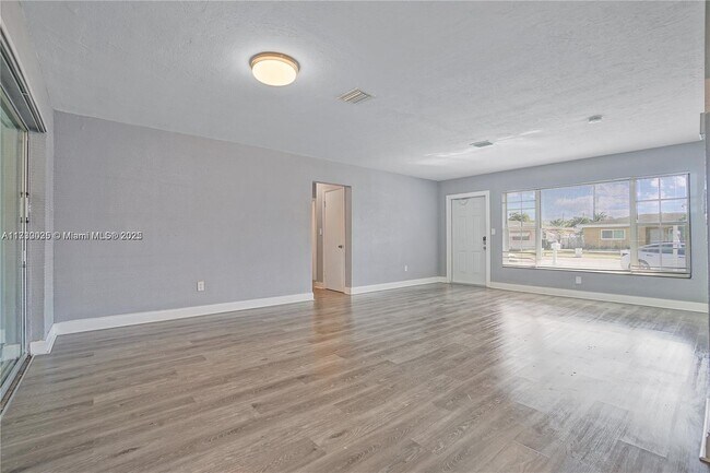 Building Photo - 1015 NW 130th St