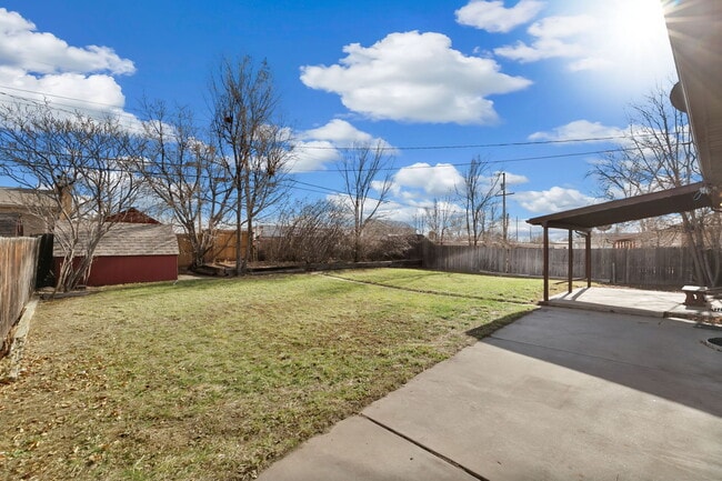 Building Photo - 7048 Lipan St