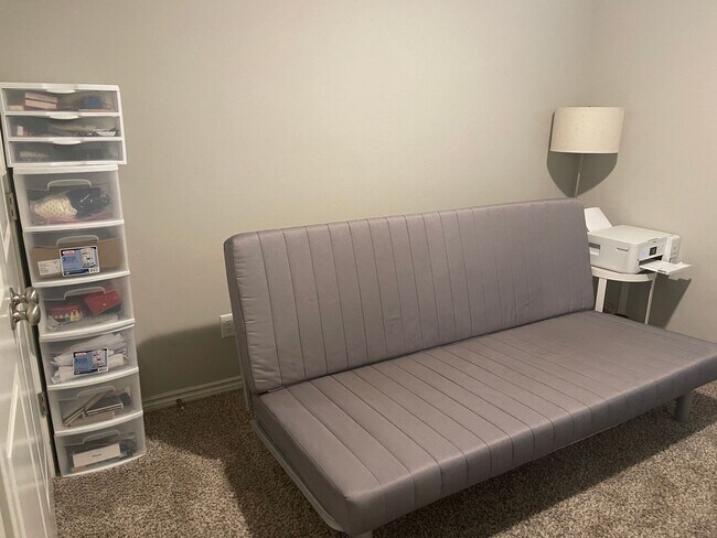 Building Photo - Bryan - 3 Bedroom / 2 Bath / 2 car garage / fenced in back yard.