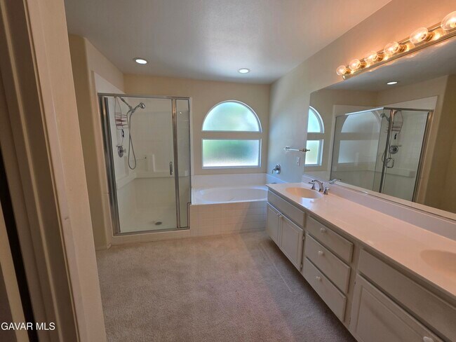 Building Photo - 5175 Capri Ct