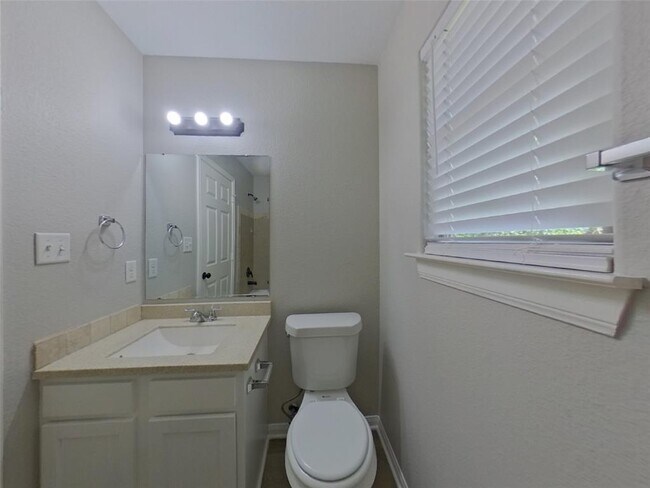 Building Photo - 10457 Royal Andrews Dr