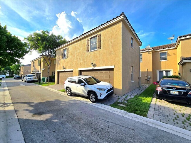 Building Photo - 9372 SW 171st Ct