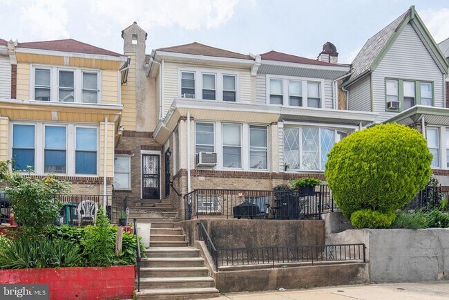 Building Photo - 2122 N Wanamaker St