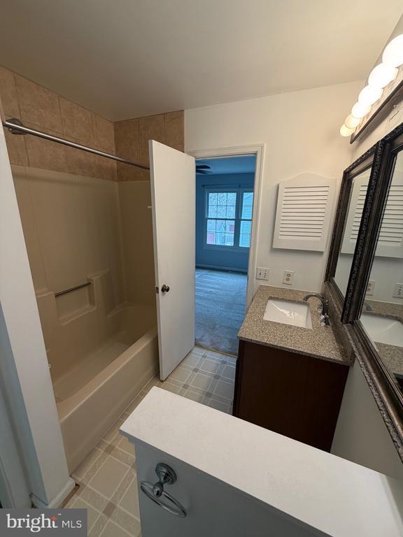 Building Photo - 11207 Kensington Pl