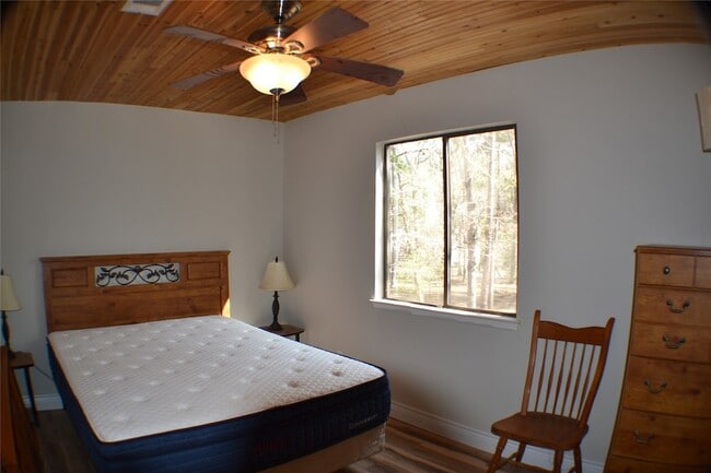 Building Photo - 30 Putters Point W