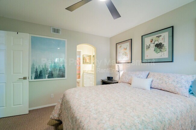 Building Photo - 6885 E Cochise Rd