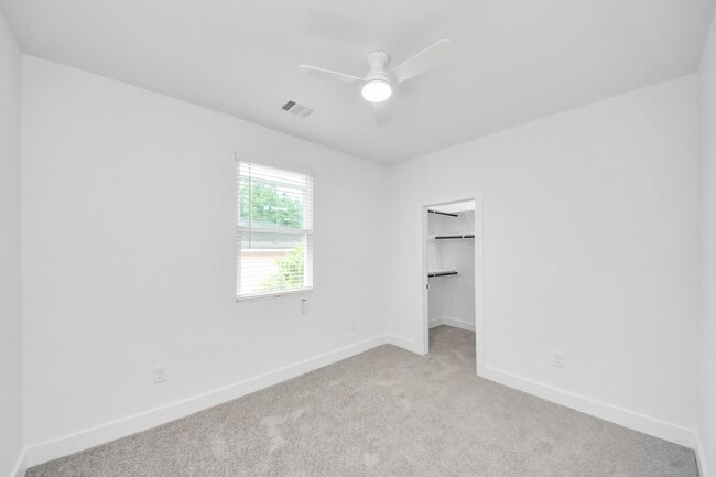 Building Photo - 9435 Arledge St