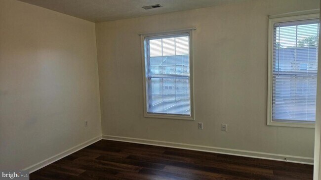 Building Photo - 32 Genesis Dr