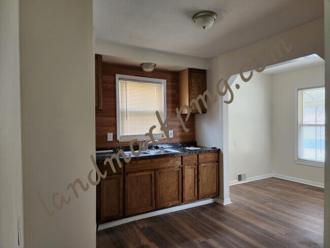 Building Photo - 7667 Bramell