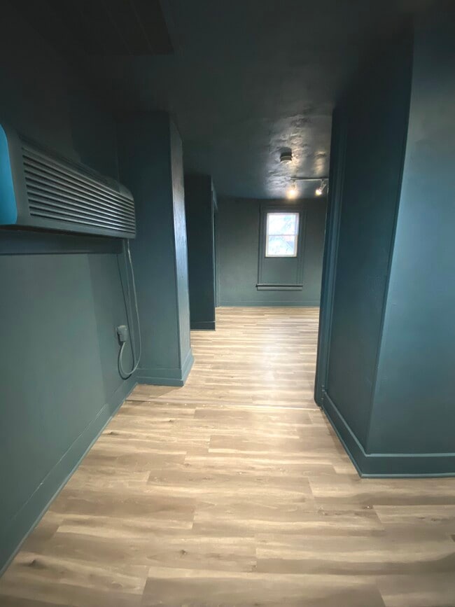 Building Photo - 2200 Richmond Ave