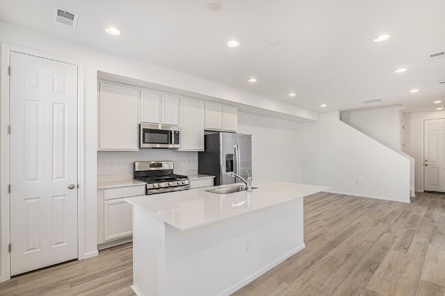 Building Photo - Contemporary 3-Bedroom Duplex in Aurora’s ...