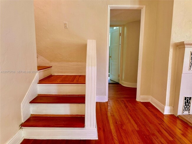Building Photo - 8775 SW 53rd Ct