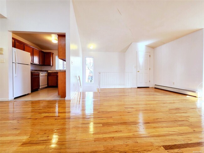 Building Photo - 96-03-96-91 91st Ave