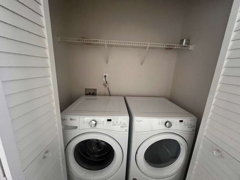 Building Photo - 10609 Spring Rain Ct