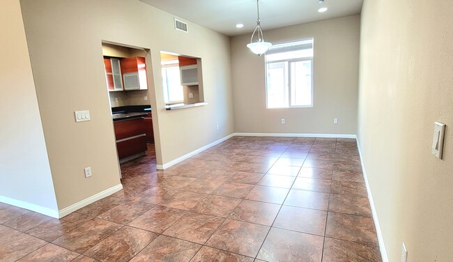 Dinning area/kitchen - 9254 Elm Vista Dr