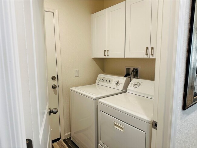 Building Photo - 4658 Reyes Adobe Dr