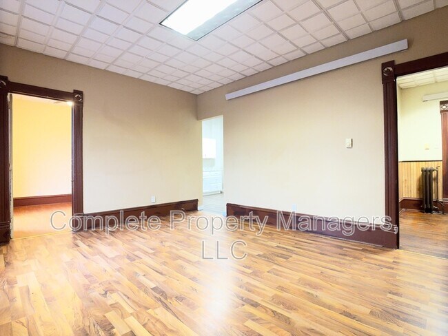 Building Photo - 101 N Mill St