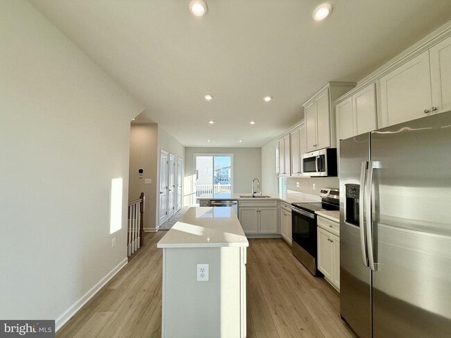 Building Photo - 9366 Tanfield Dr