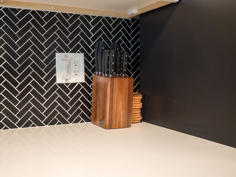 Building Photo - 1212 Broadway