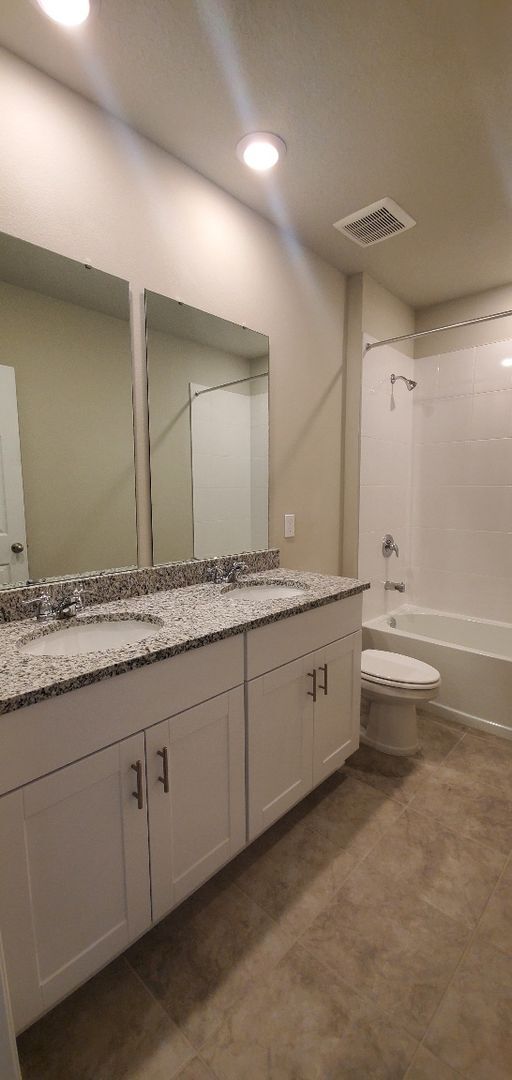 Building Photo - 4-Bedroom, 2.-Bathroom in Winter Haven ***MOVE-IN SPECIAL/50% OFF 2ND MONTH***