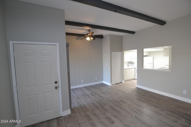 Building Photo - 518 S Allred Dr