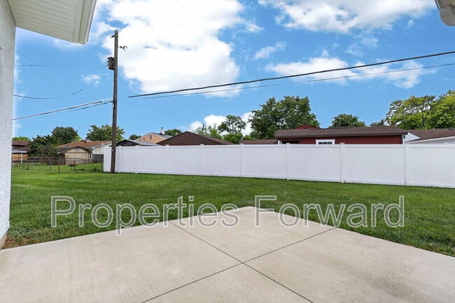 Building Photo - 3127 Thomas Ave