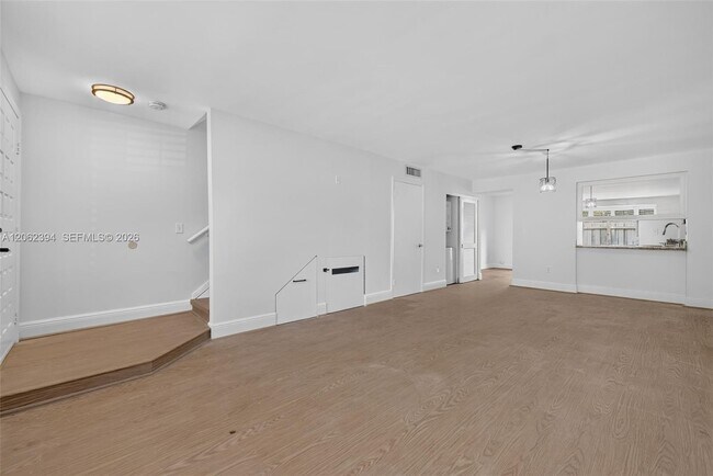 Building Photo - 10206 SW 77th Ct