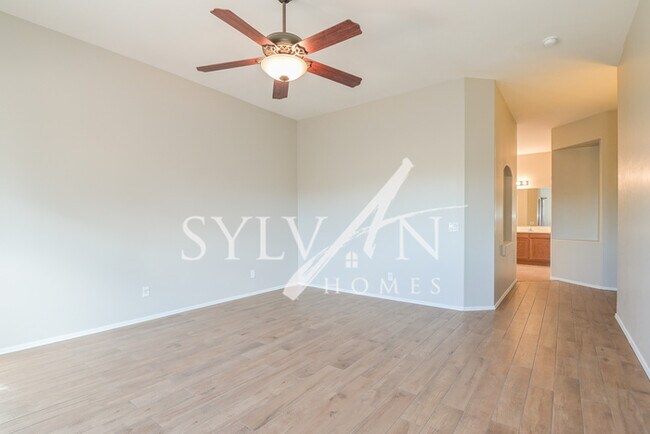 Building Photo - The living is easy in this 3 BR, 2 BA