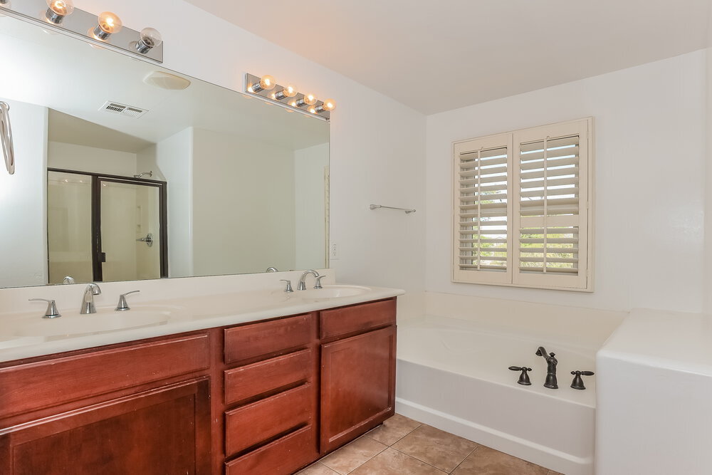 Building Photo - 820 S Adam Way