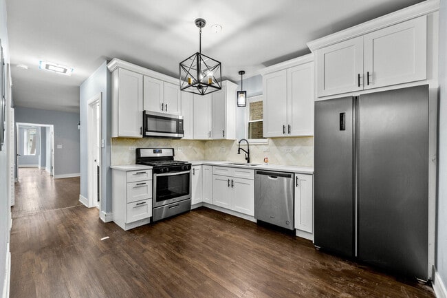 Building Photo - 7752 S Wood St