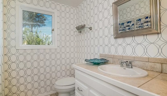 Building Photo - 3695 Sqft. Home with 180 degree Sound views!