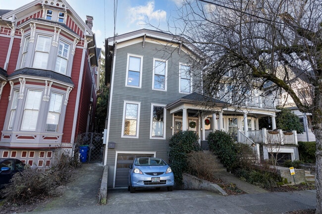 Building Photo - 2152 NW Flanders St