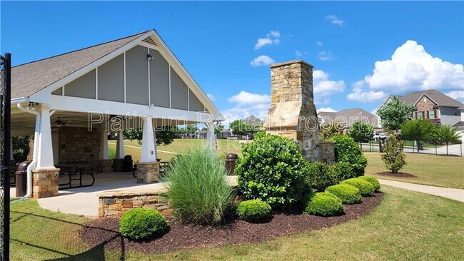 Building Photo - 4579 Silver Oak Dr SW