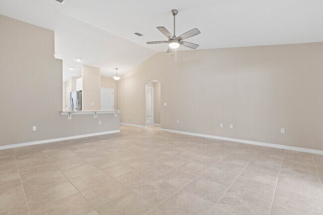 Building Photo - 5 Seabury Pl