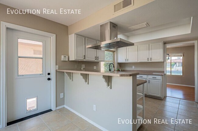 Building Photo - 2033 S Paseo Loma