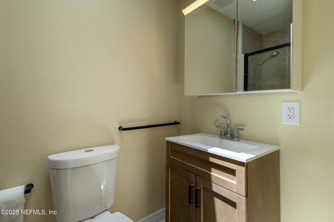 Building Photo - 3371 Thalia Rd